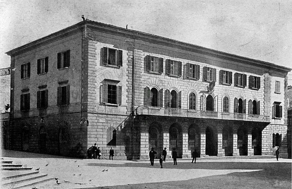 Piazza del Comune (dei Priori, della Libertà)