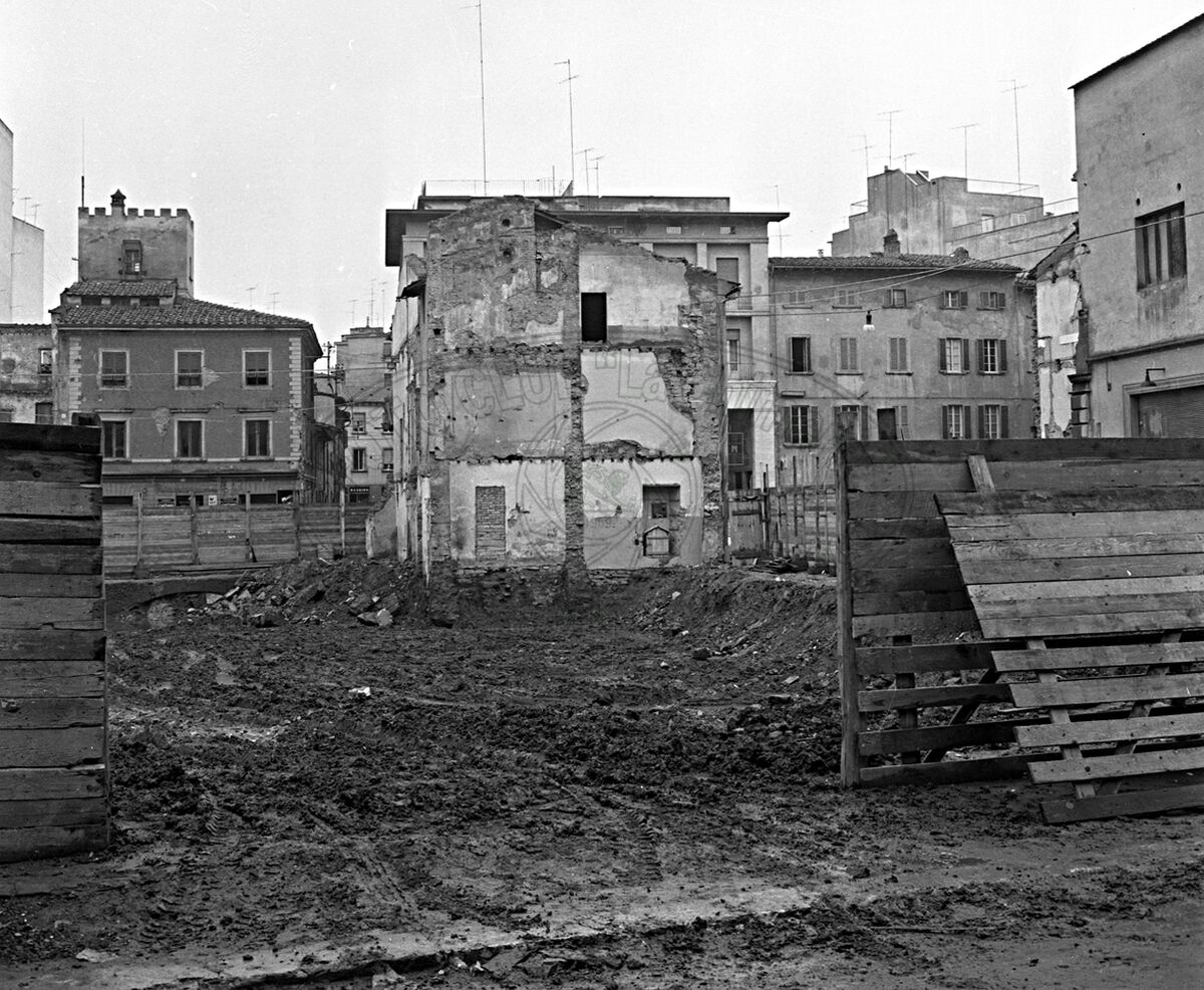 Piazza S. Iacopo (Jacopo)