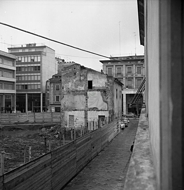 Piazza S. Iacopo (Jacopo)