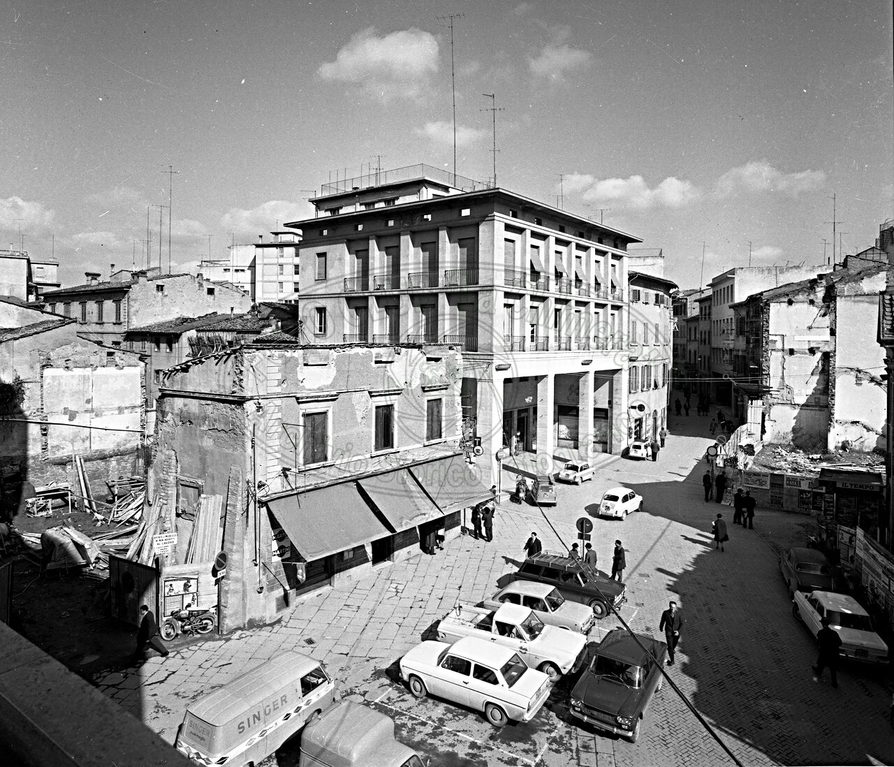 Piazza S. Iacopo (Jacopo)