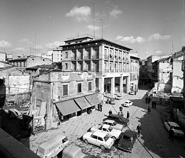 Piazza S. Iacopo (Jacopo)