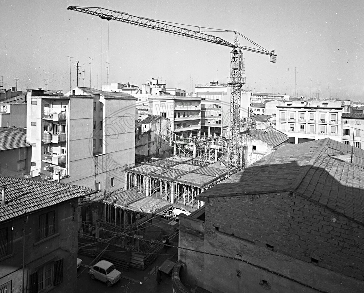 Piazza S. Iacopo (Jacopo)