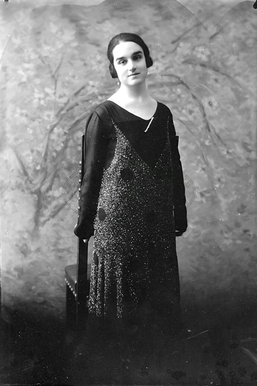 Figura di donna in studio