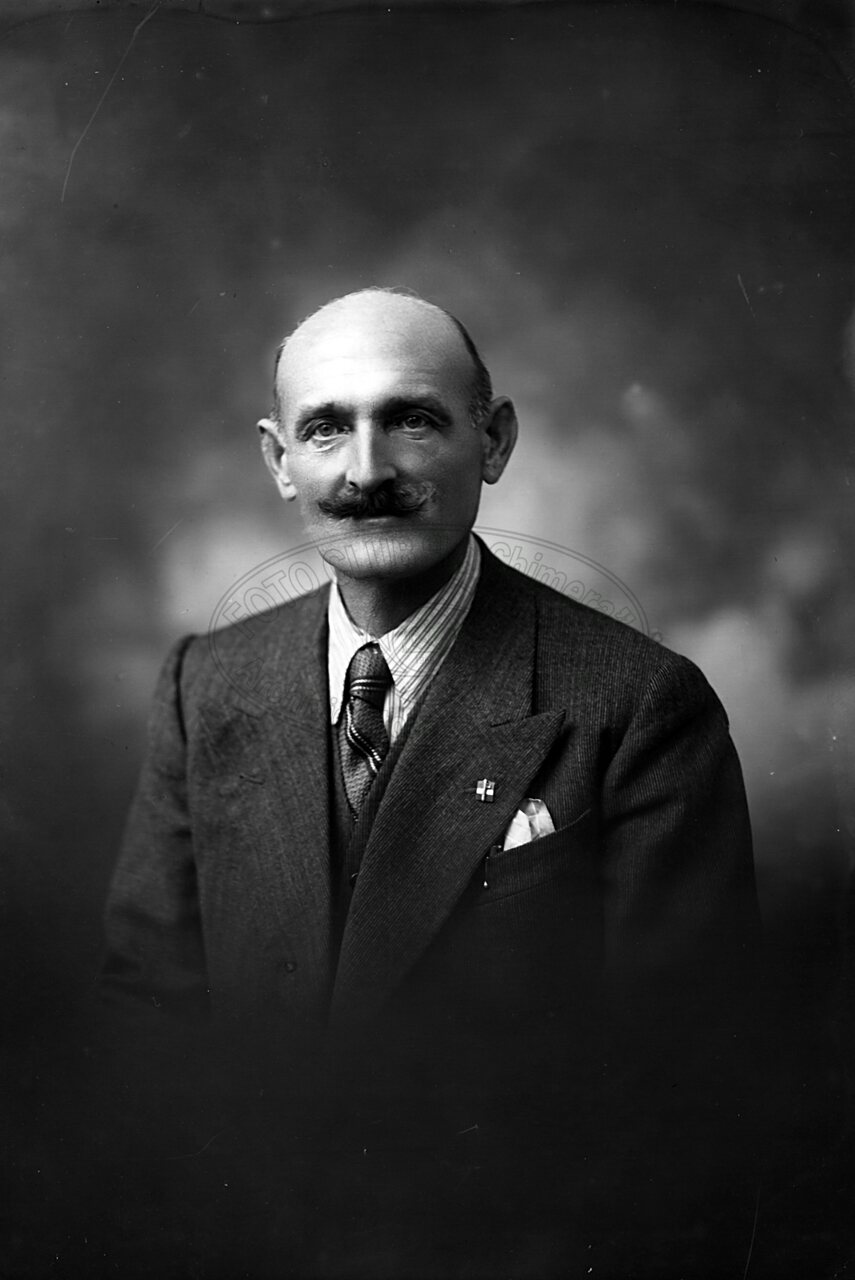 Ritratto di uomo in studio