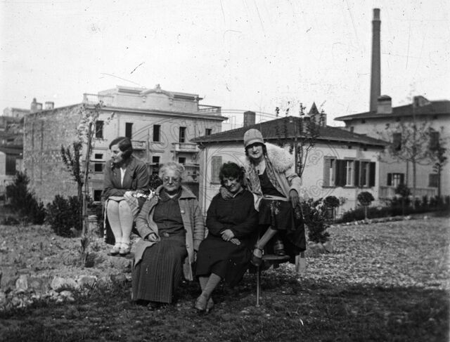 Gruppo di donne