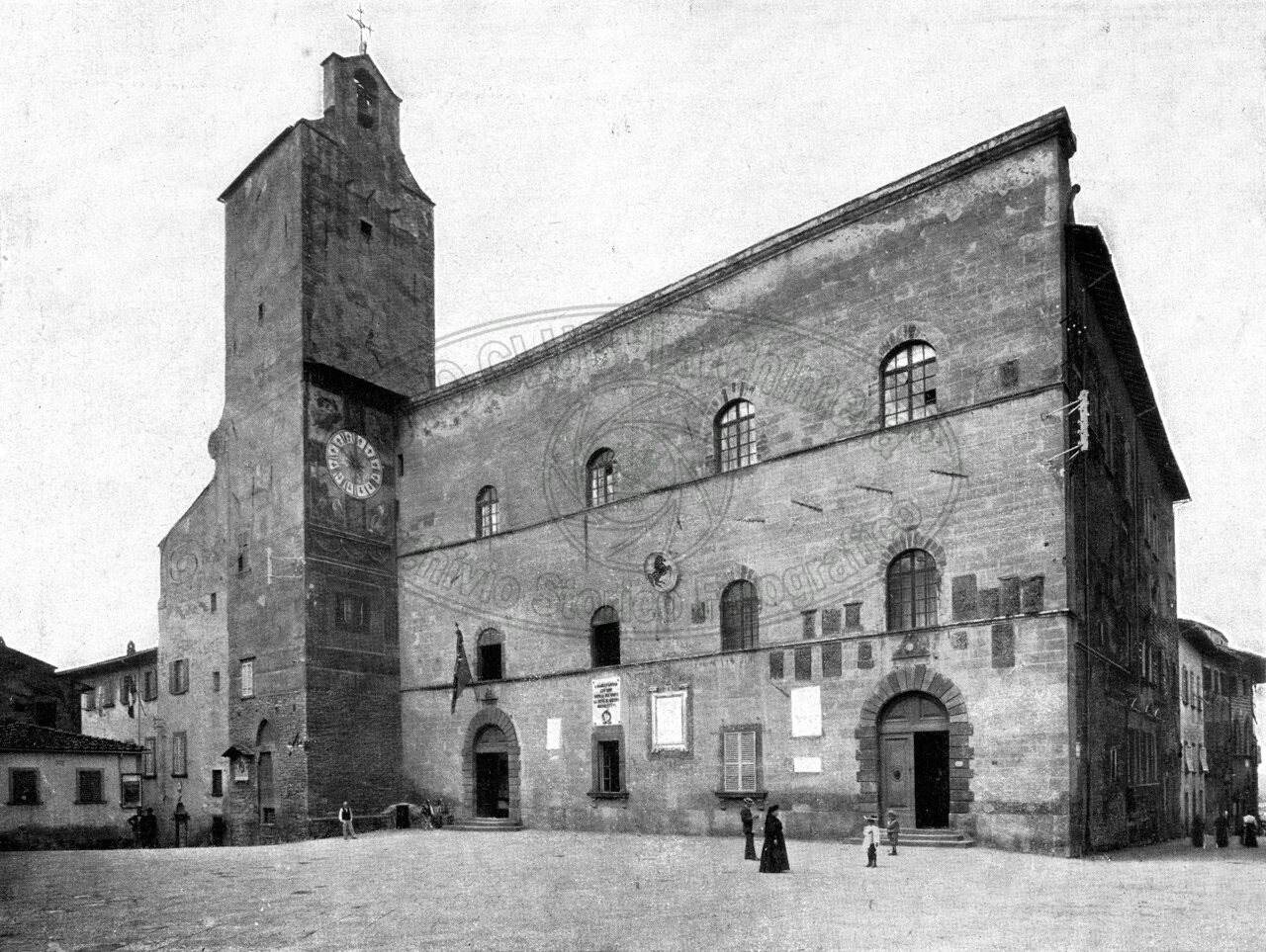 Piazza del Comune (dei Priori, della Libertà)