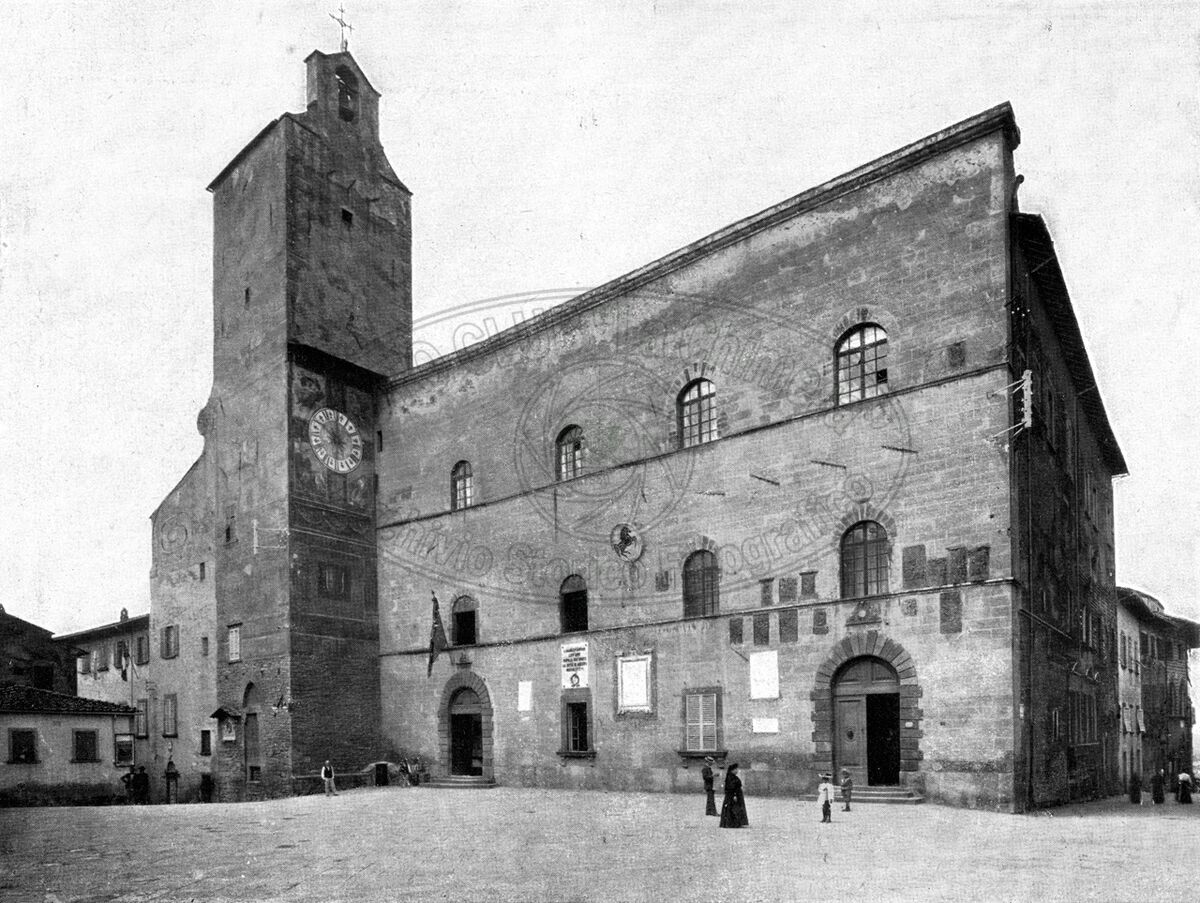 Piazza del Comune (dei Priori, della Libertà)