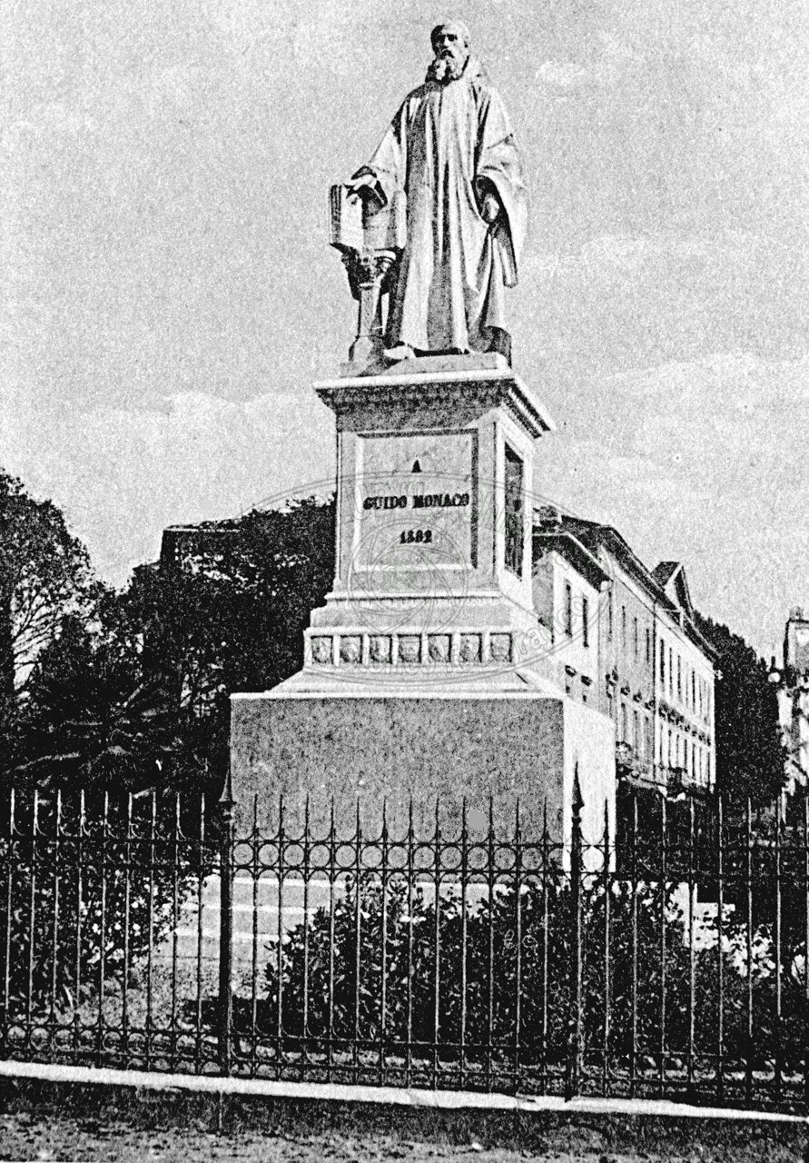 Monumento a Guido Monaco