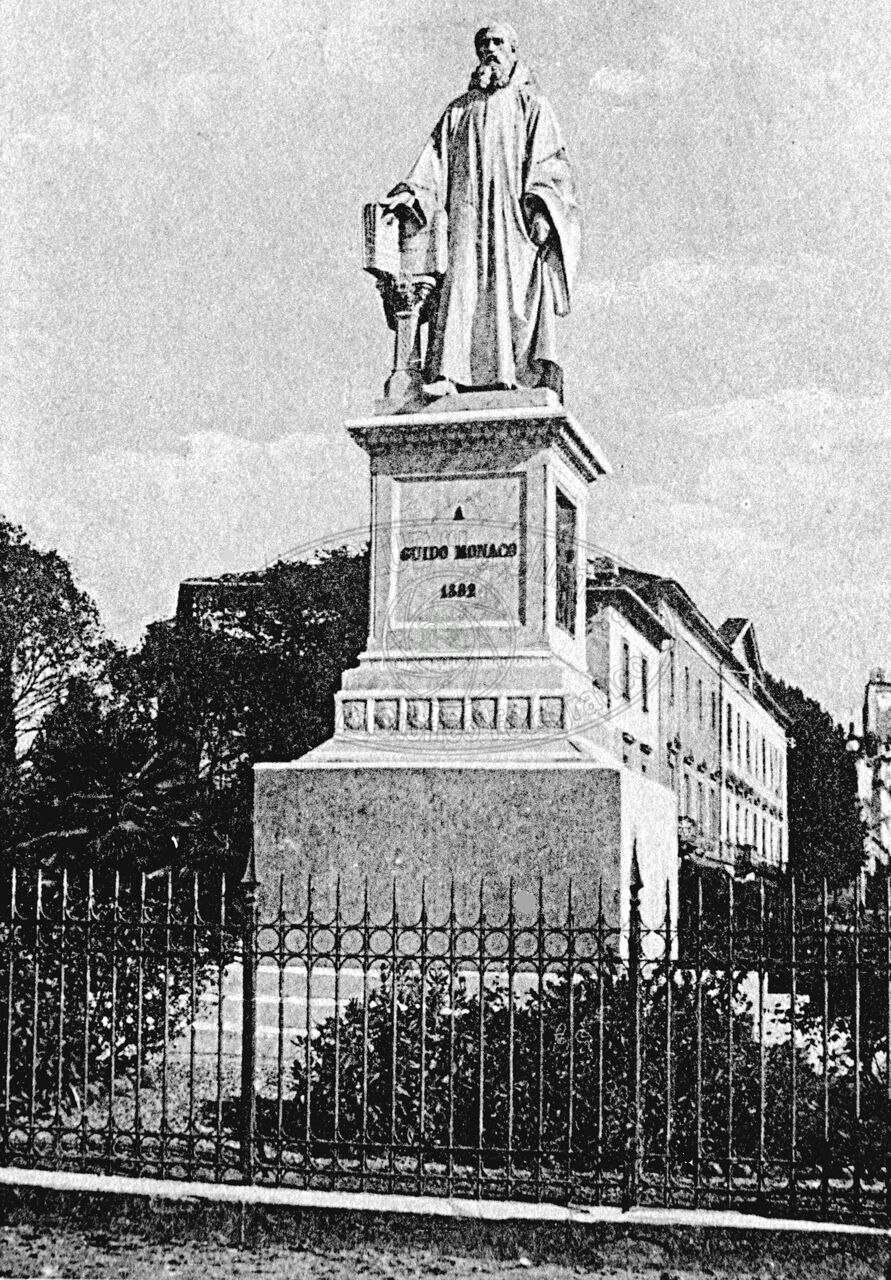 Monumento a Guido Monaco
