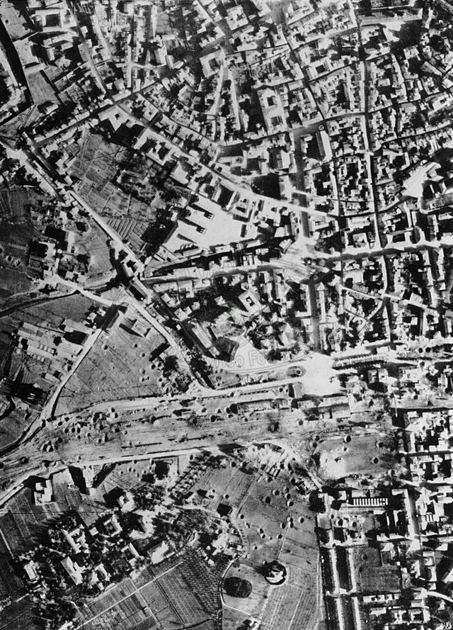 La città dopo i bombardamenti
