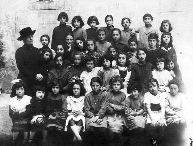 Scuola elementare femminile