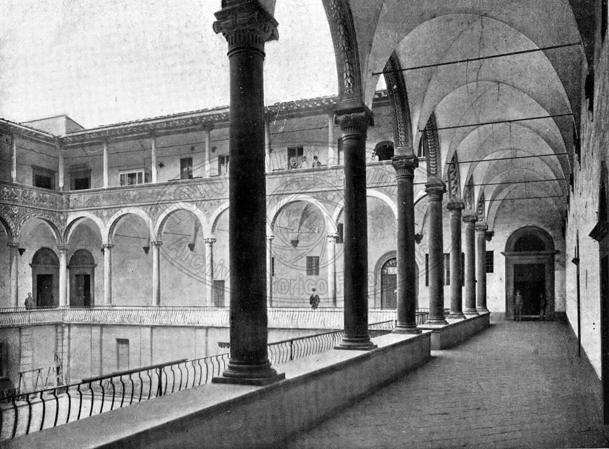 Chiostro del Palazzo della Badia