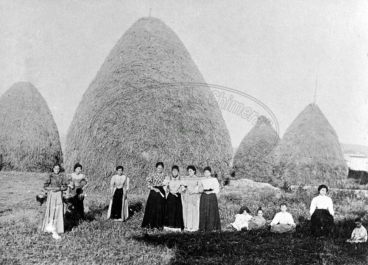 Donne e pagliai in Valdichiana