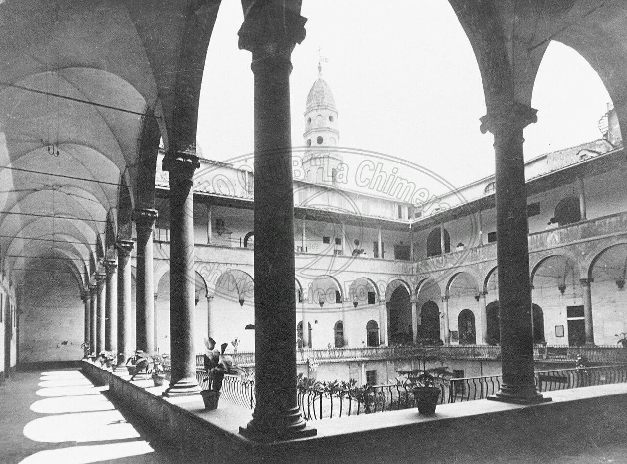 Chiostro del Palazzo della Badia