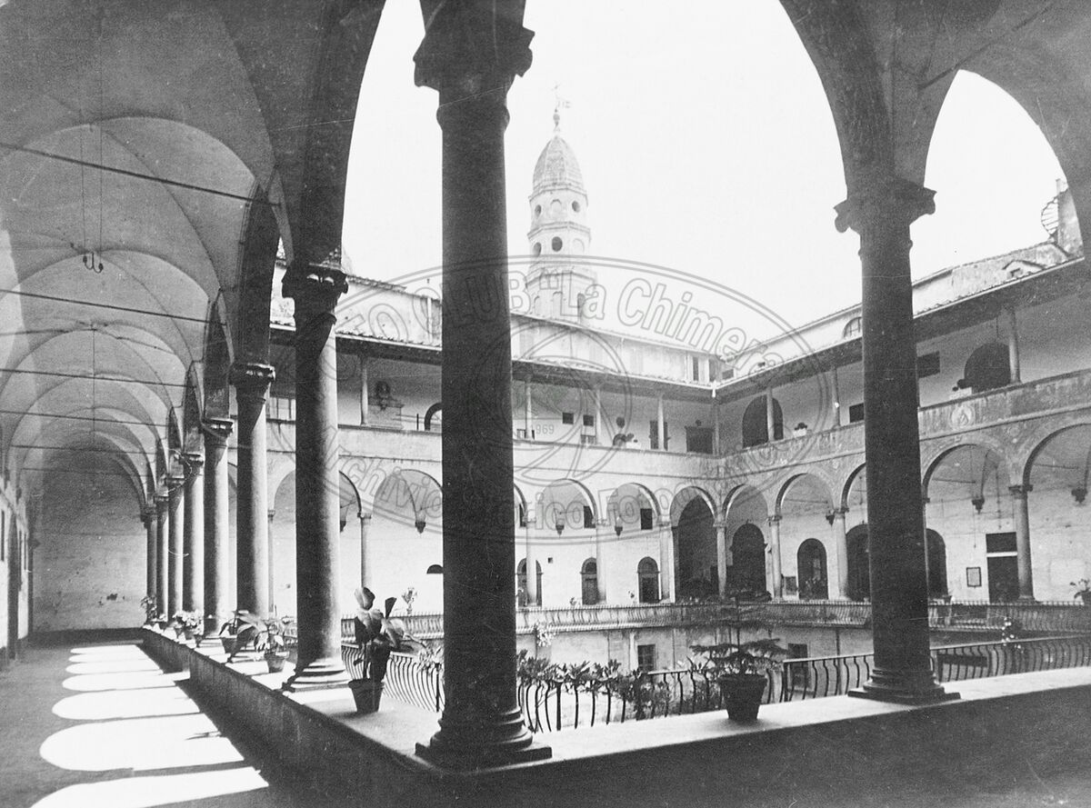 Chiostro del Palazzo della Badia
