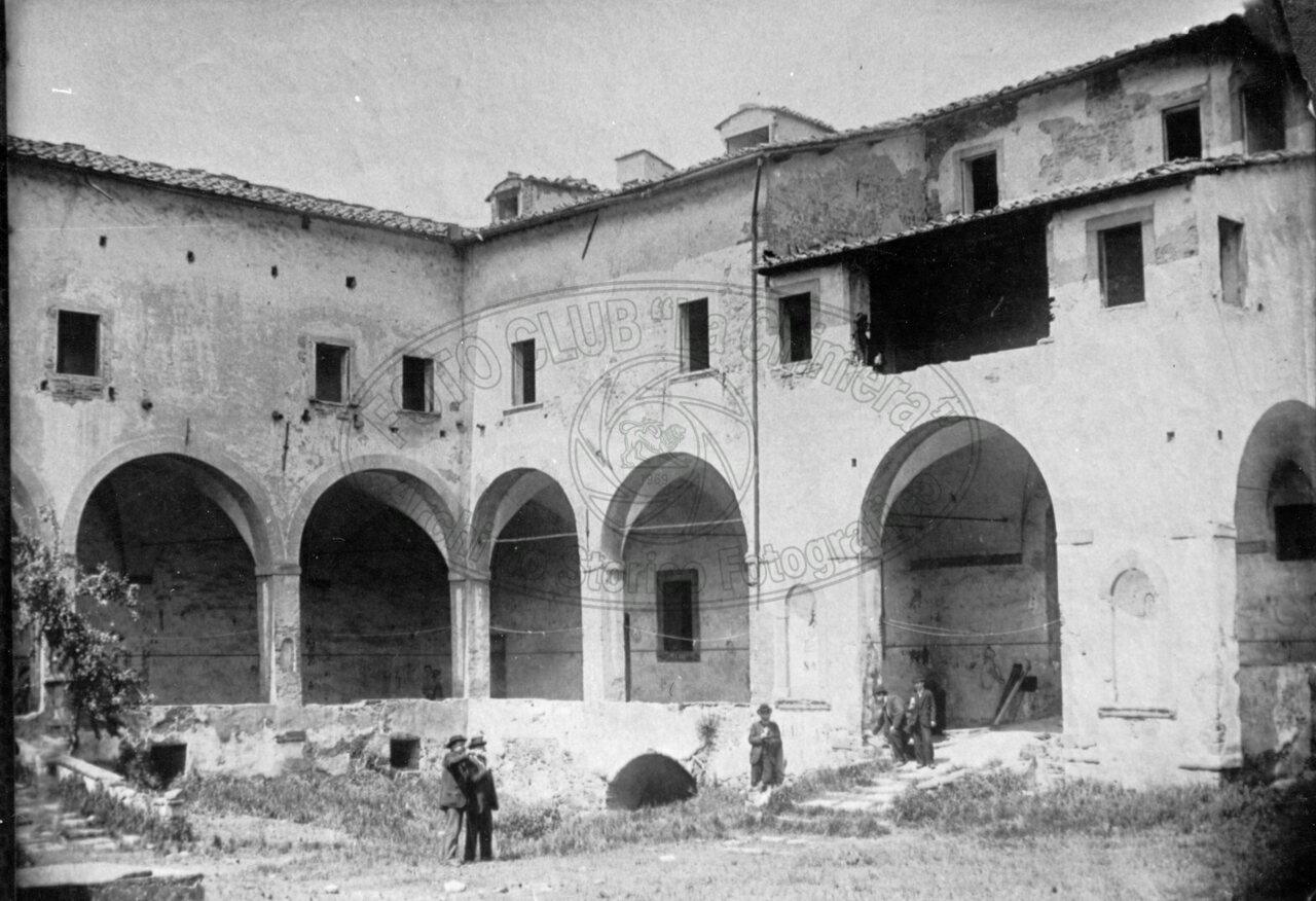 Interno del “Conventaccio” in Via Porta Buja