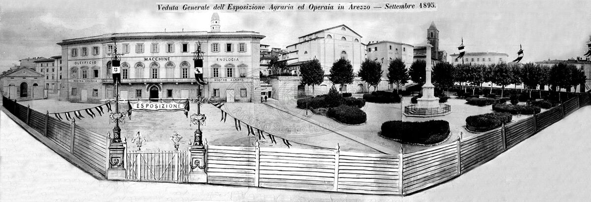 Panoramica dell’intera Piazza del Popolo