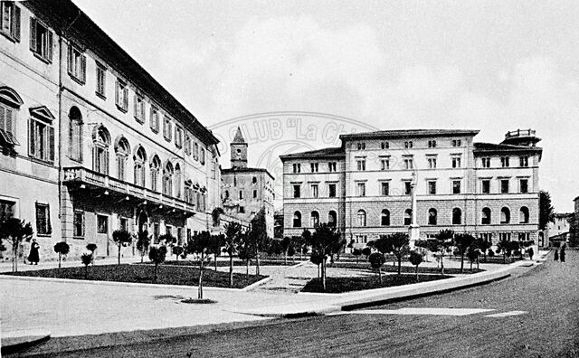 Panoramica di Piazza del Popolo