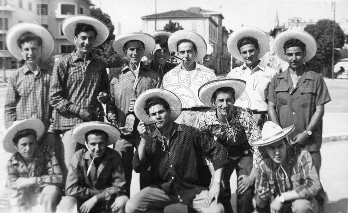 Gruppo di ginnasti