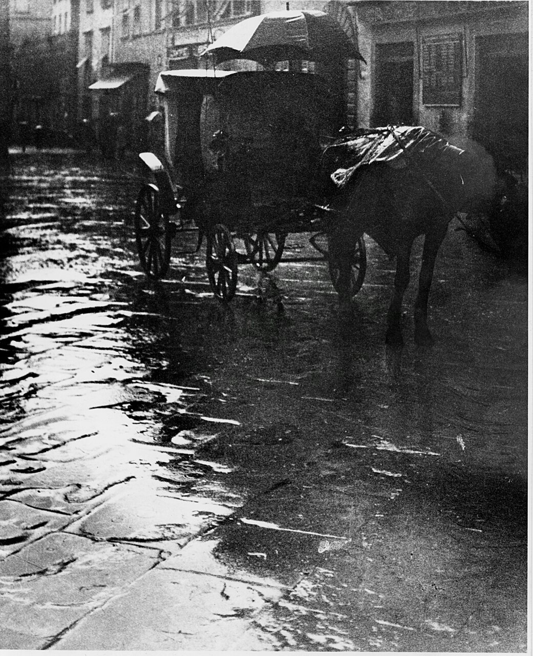 Carrozza sotto la pioggia