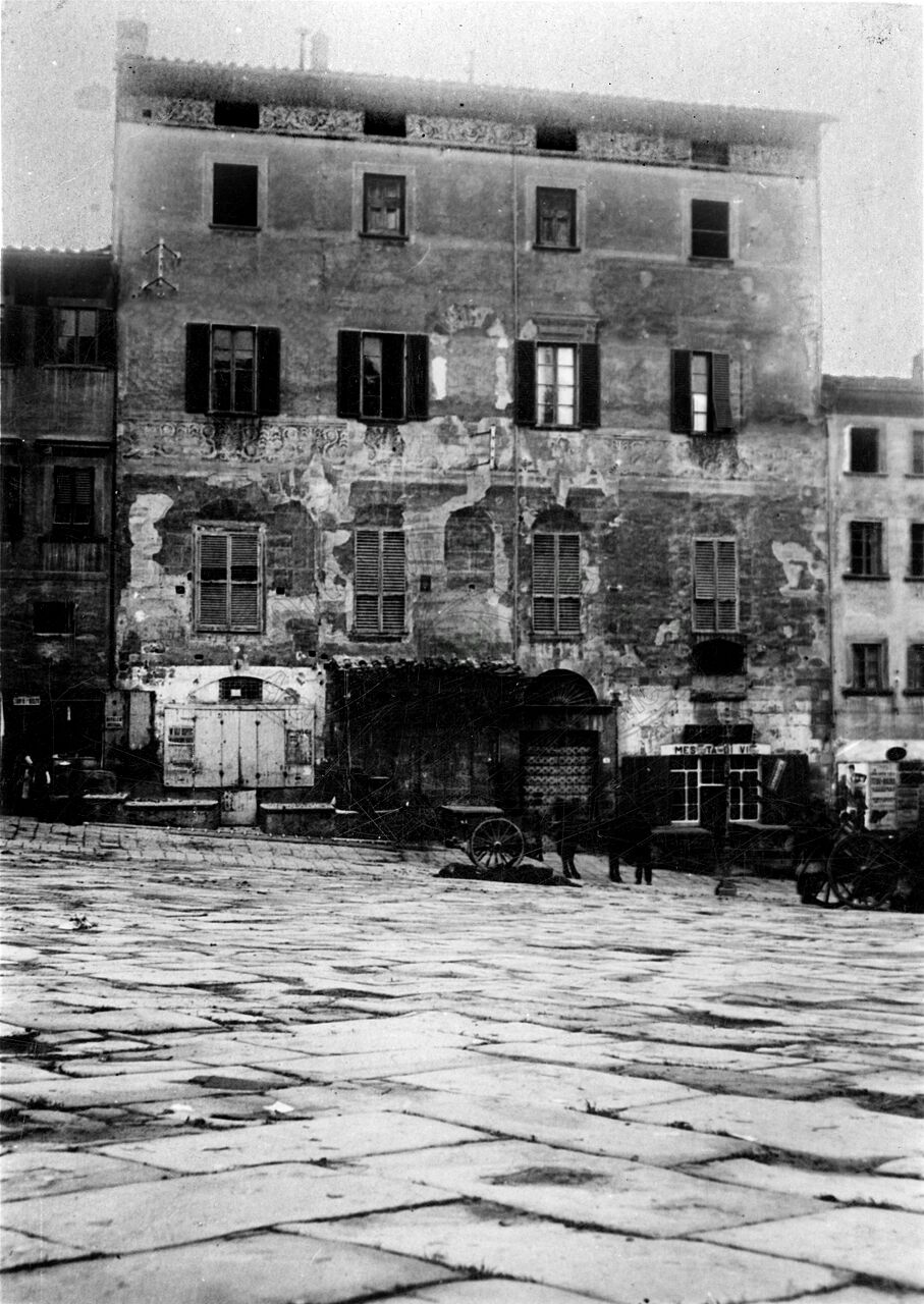 Palazzo Cofani in Piazza Grande