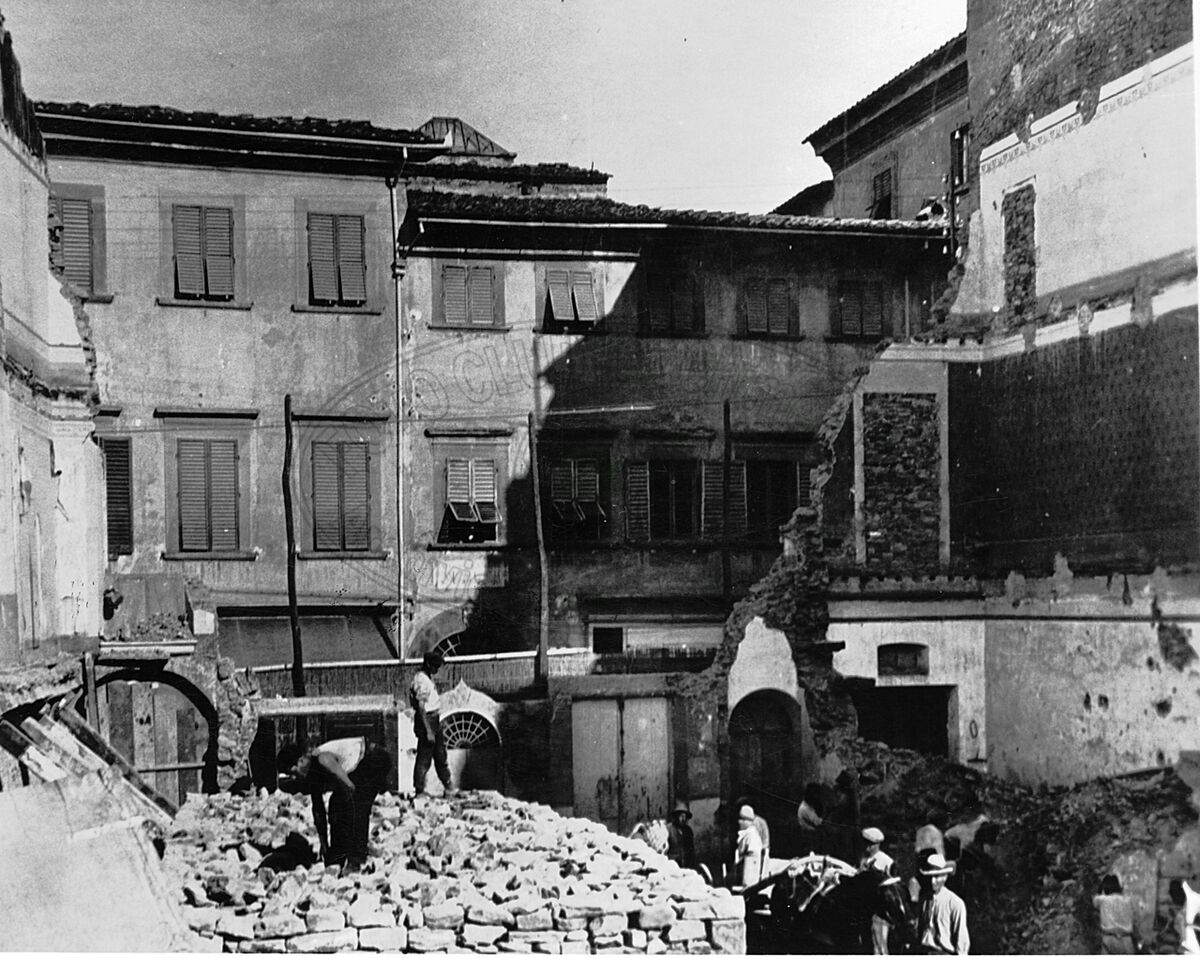 Costruzione dell’asse Via Roma - Via Crispi