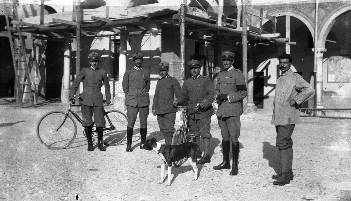 Militari