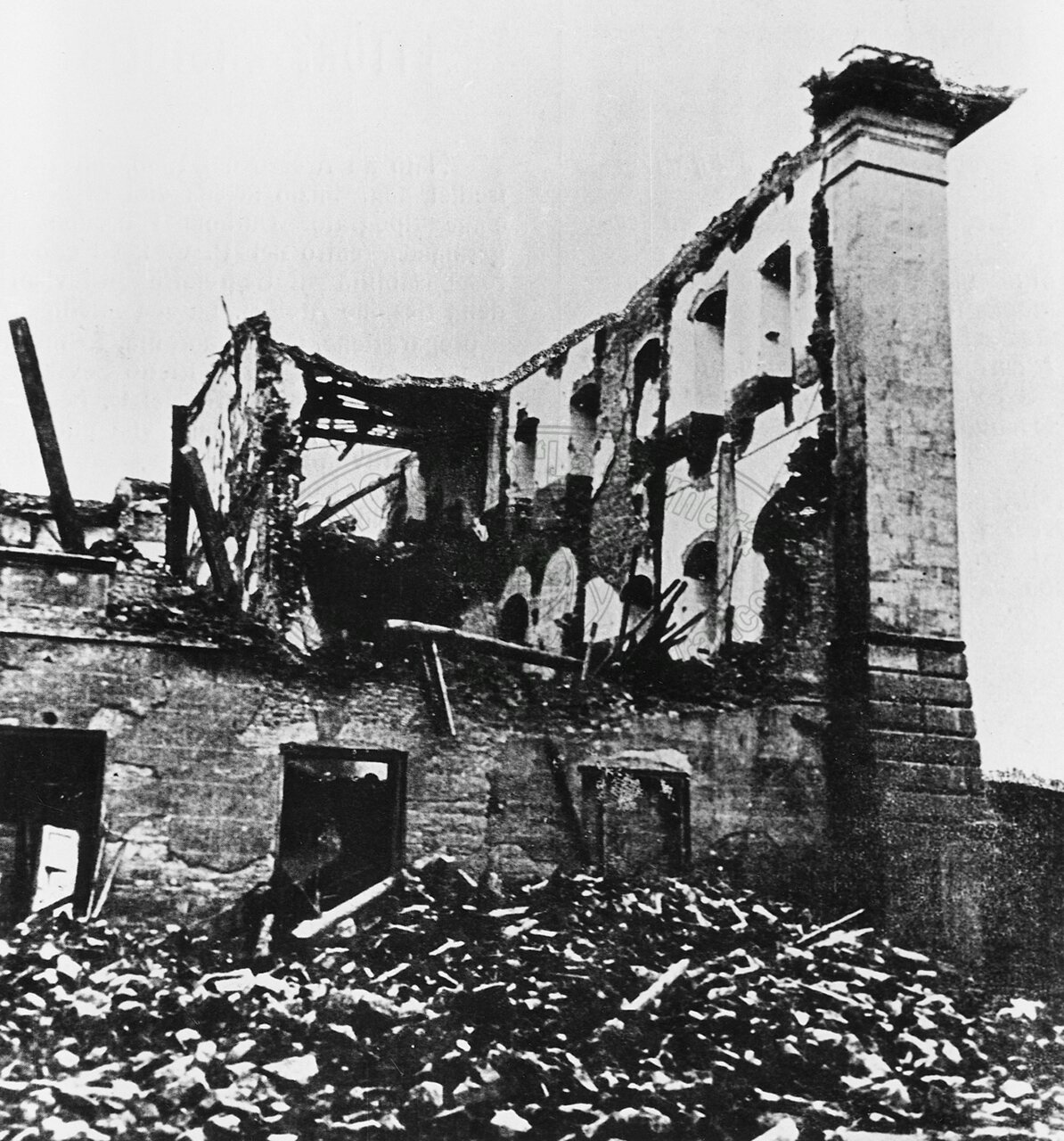 Istituto Tecnico bombardato