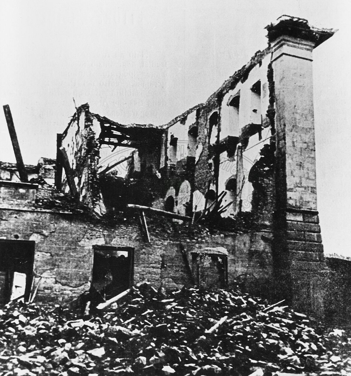 Istituto Tecnico bombardato