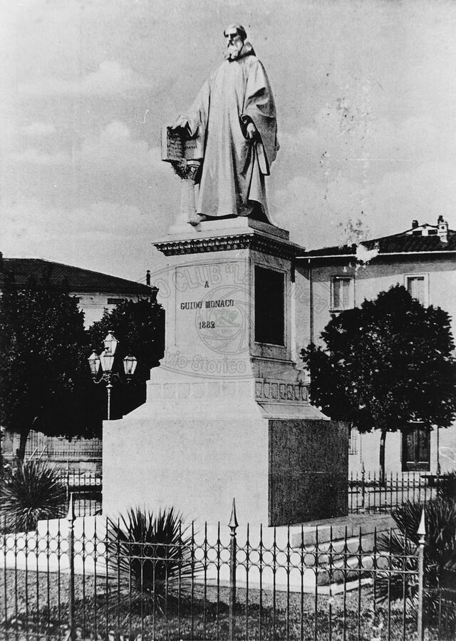 Monumento a Guido Monaco
