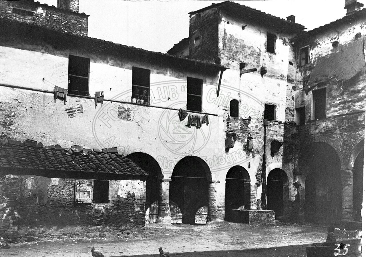 Interno del “Conventaccio” in Via Porta Buja