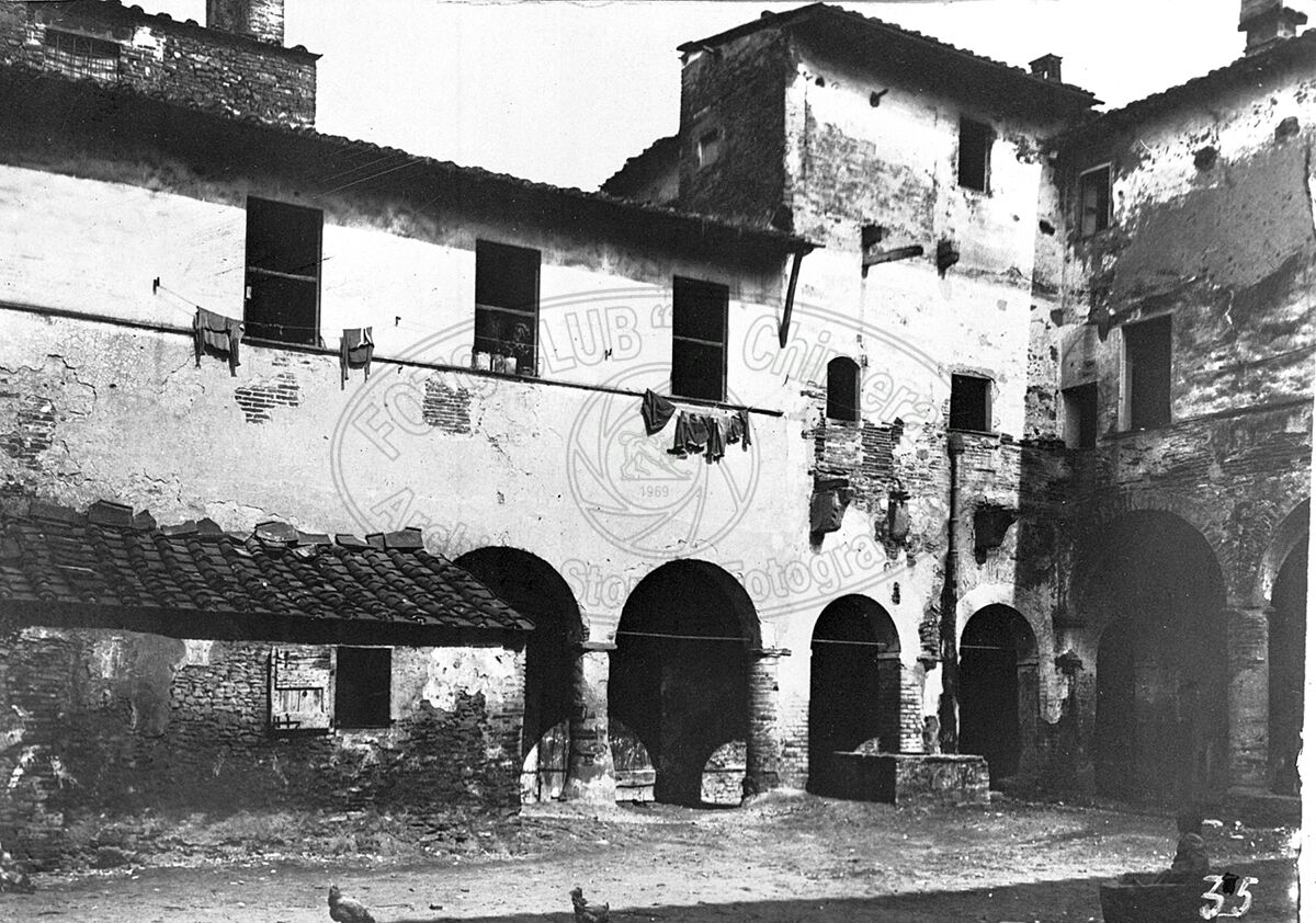 Interno del “Conventaccio” in Via Porta Buja
