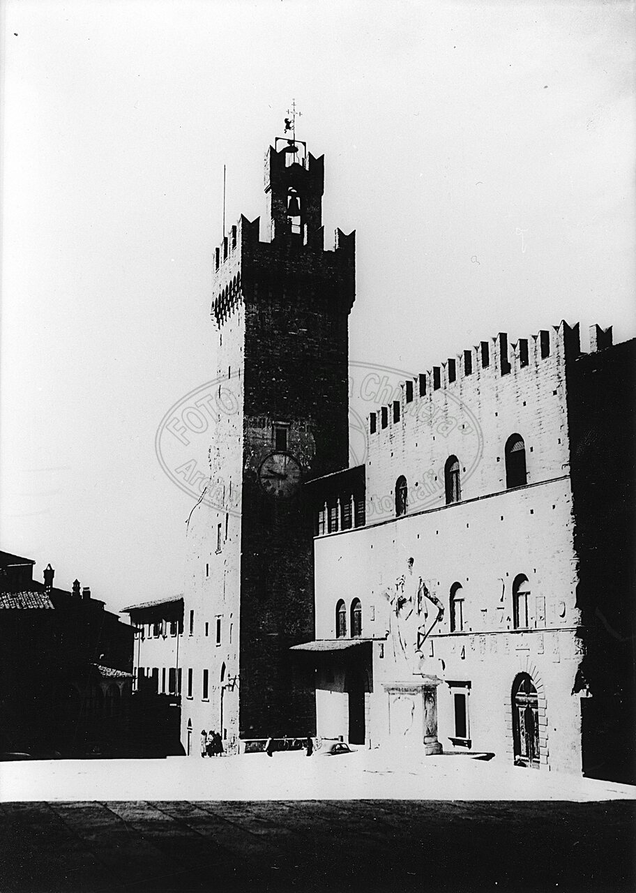 Piazza del Comune (dei Priori, della Libertà)