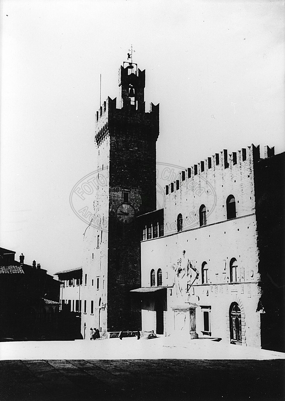 Piazza del Comune (dei Priori, della Libertà)