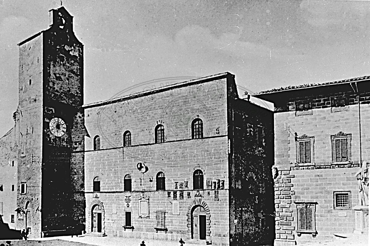 Piazza del Comune (dei Priori, della Libertà)