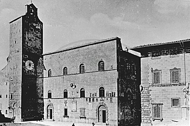 Piazza del Comune (dei Priori, della Libertà)