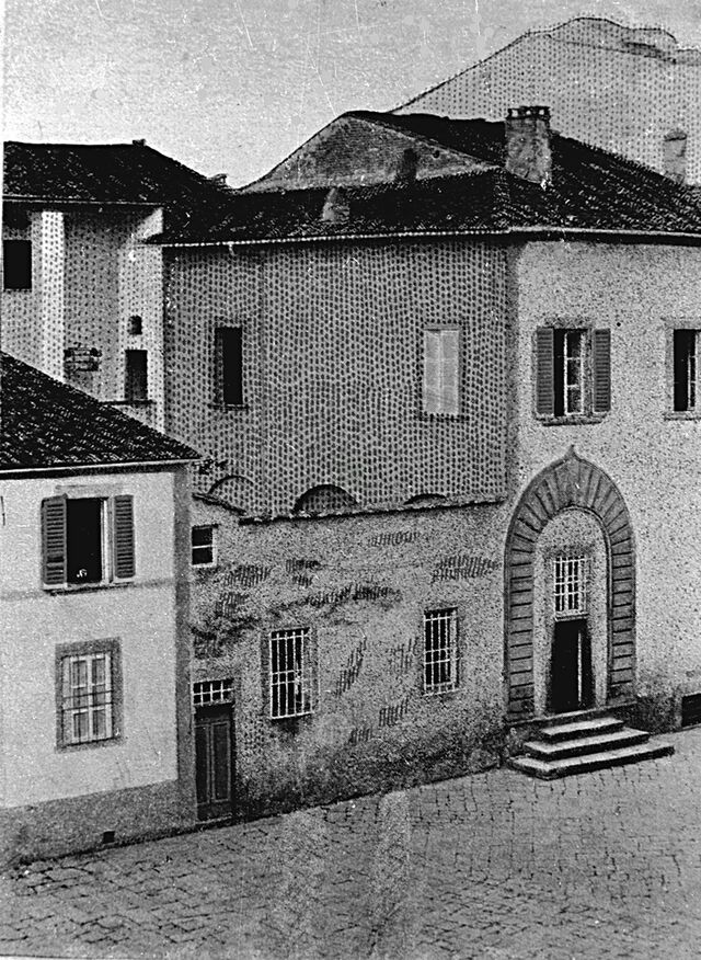 La casa del Petrarca all’inizio di Via dell’Orto