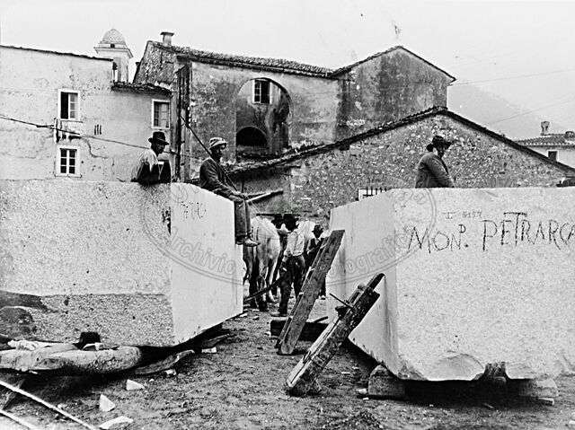 Marmo per il monumento a Petrarca al Prato