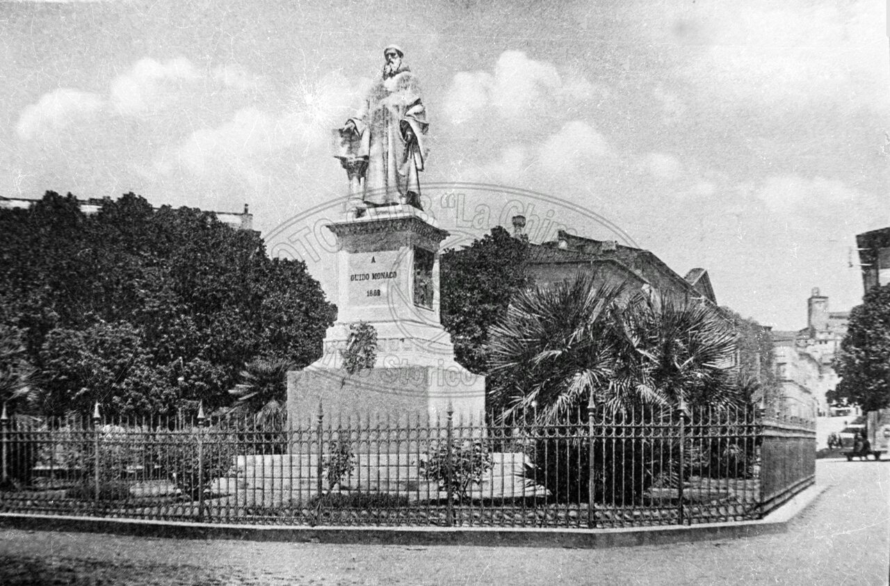 Piazza Guido Monaco