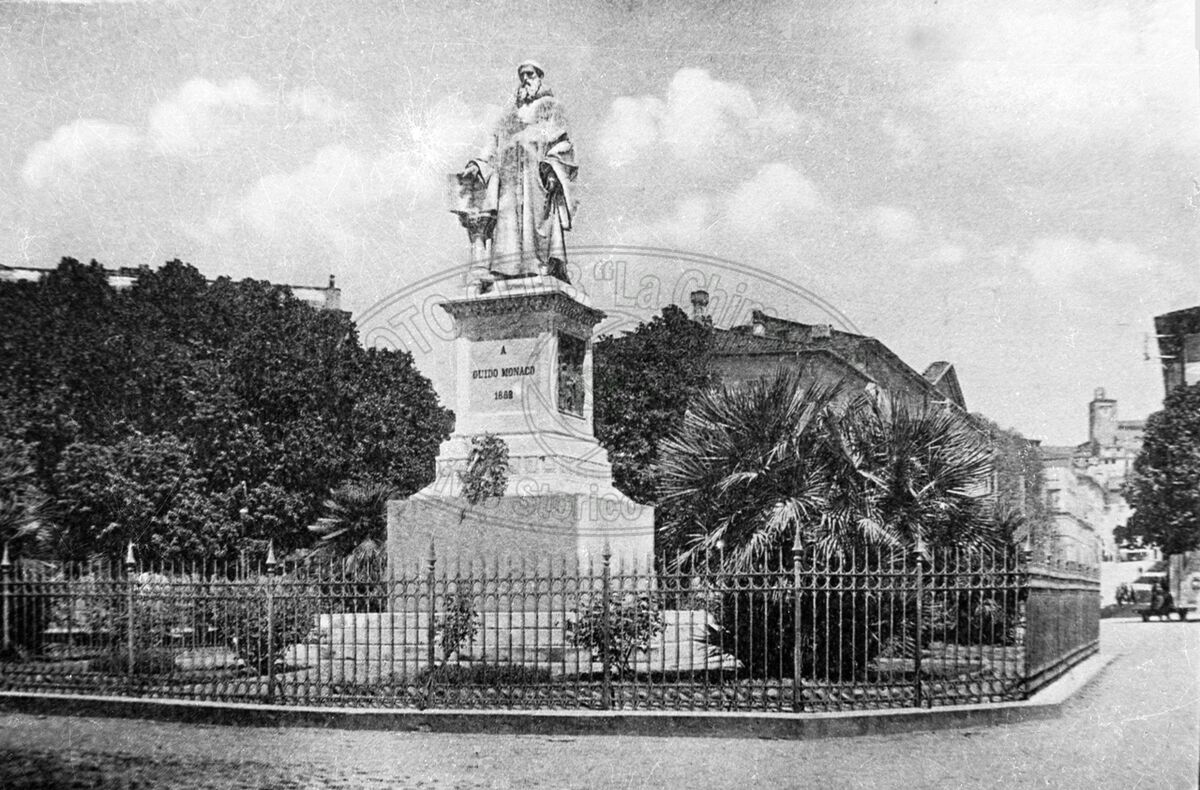 Piazza Guido Monaco