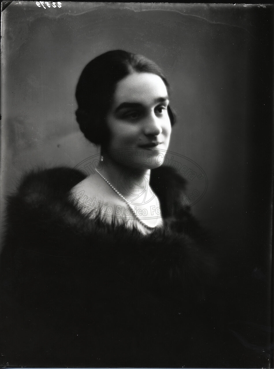 Ritratto Di Donna