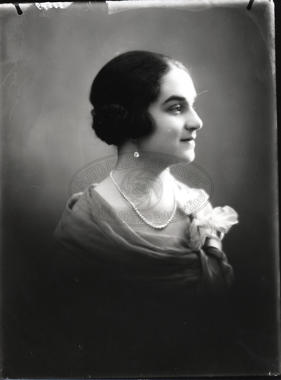 Ritratto Di Donna