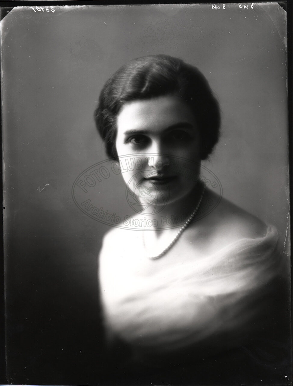 Ritratto Di Donna
