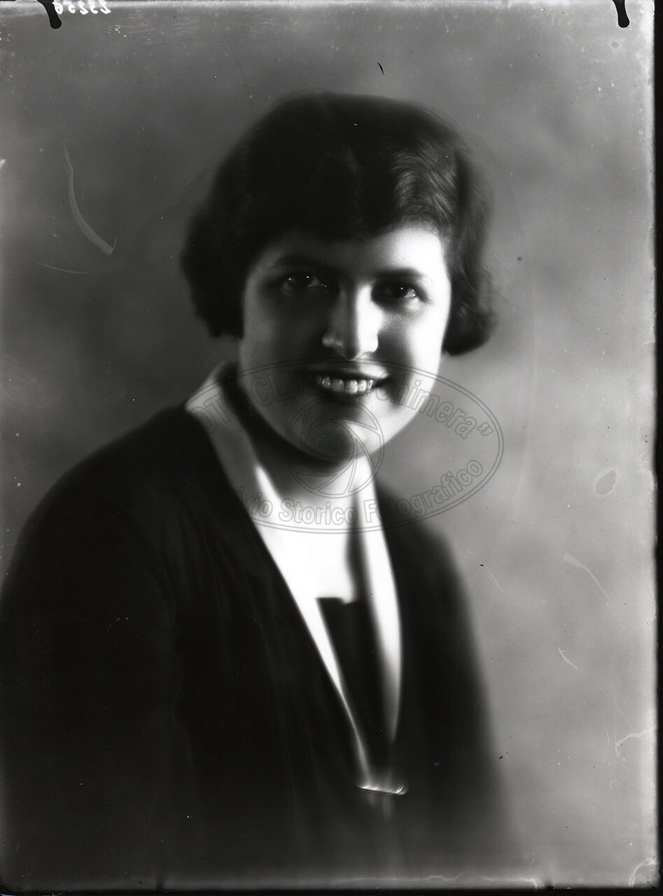 Ritratto Di Donna