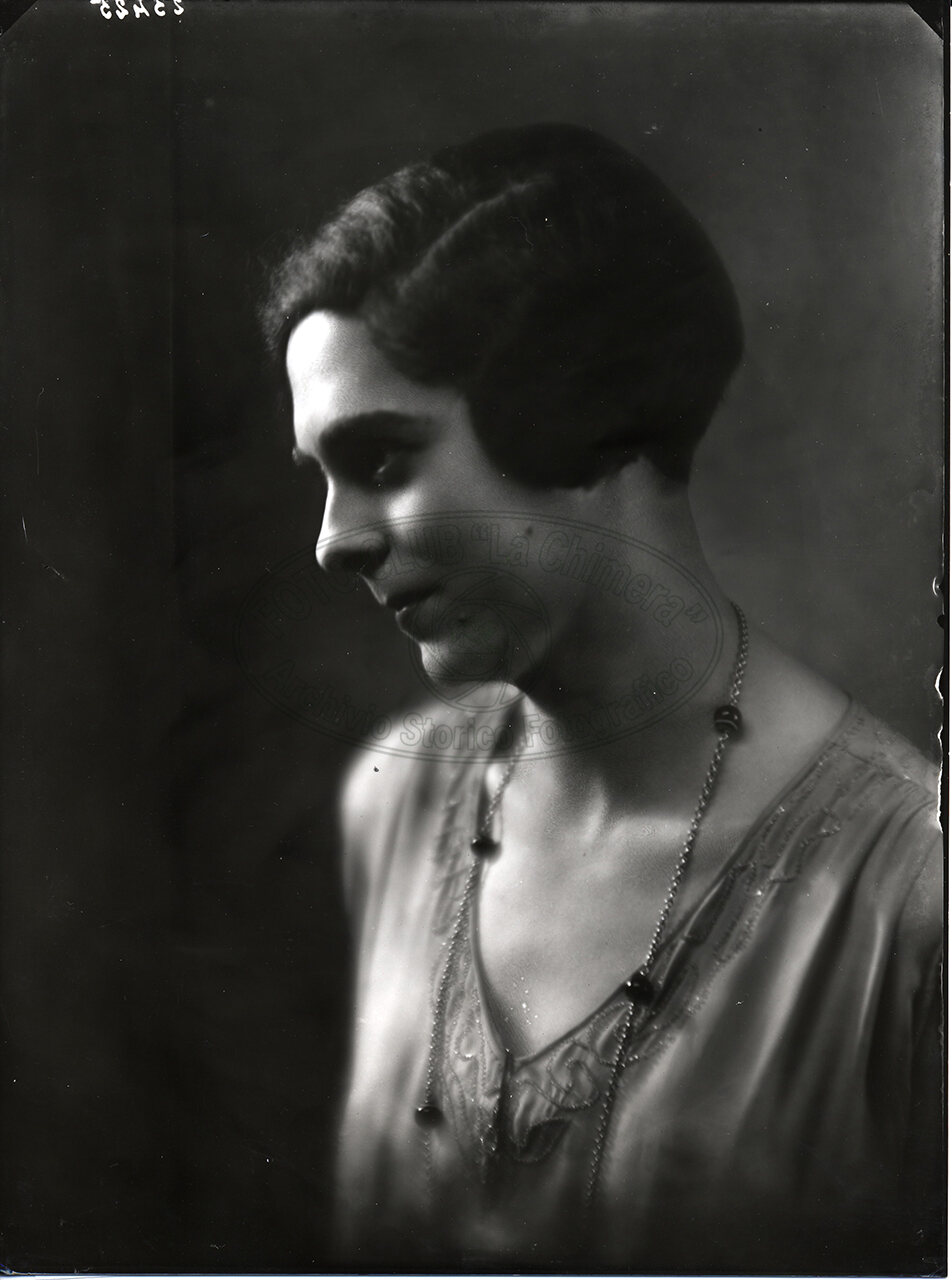 Ritratto Di Donna