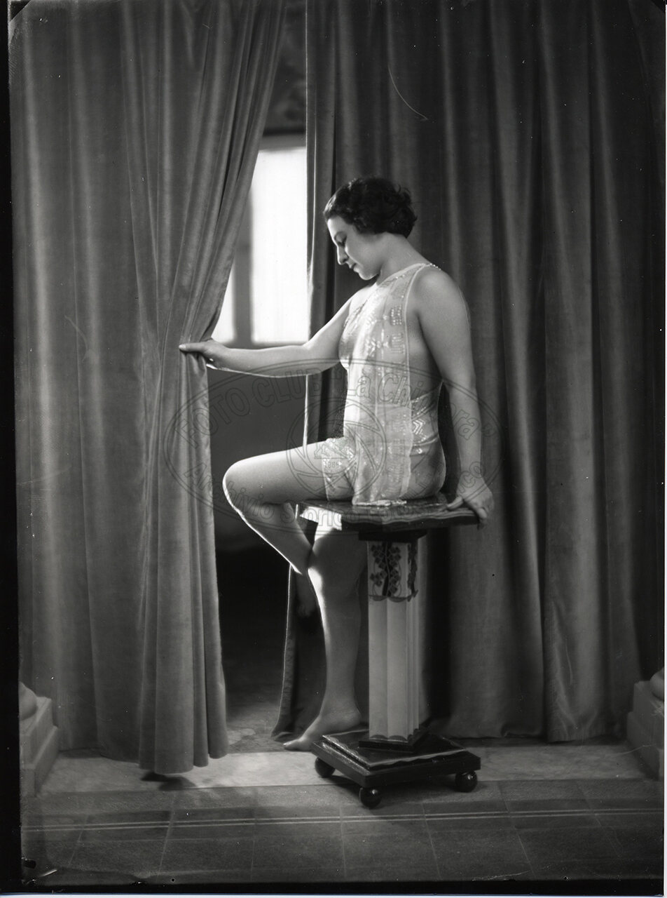 Ritratto Di Donna Discinta