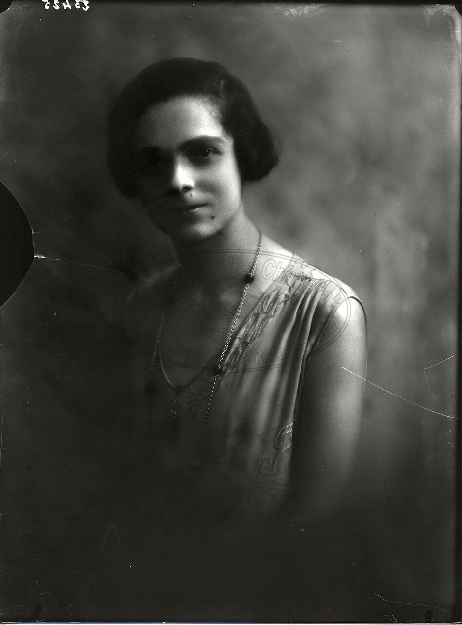 Ritratto Di Donna