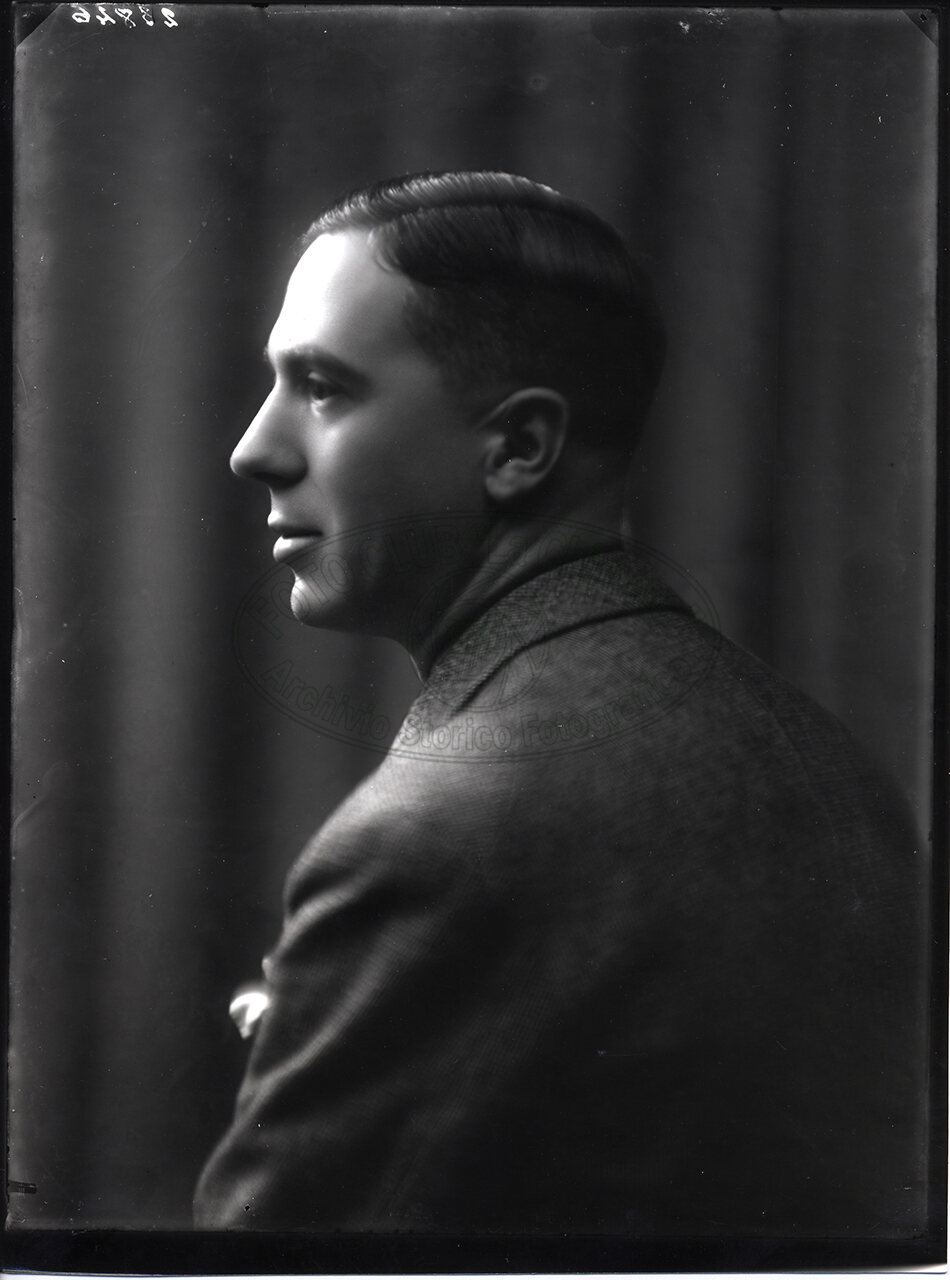 Ritratto Di Uomo