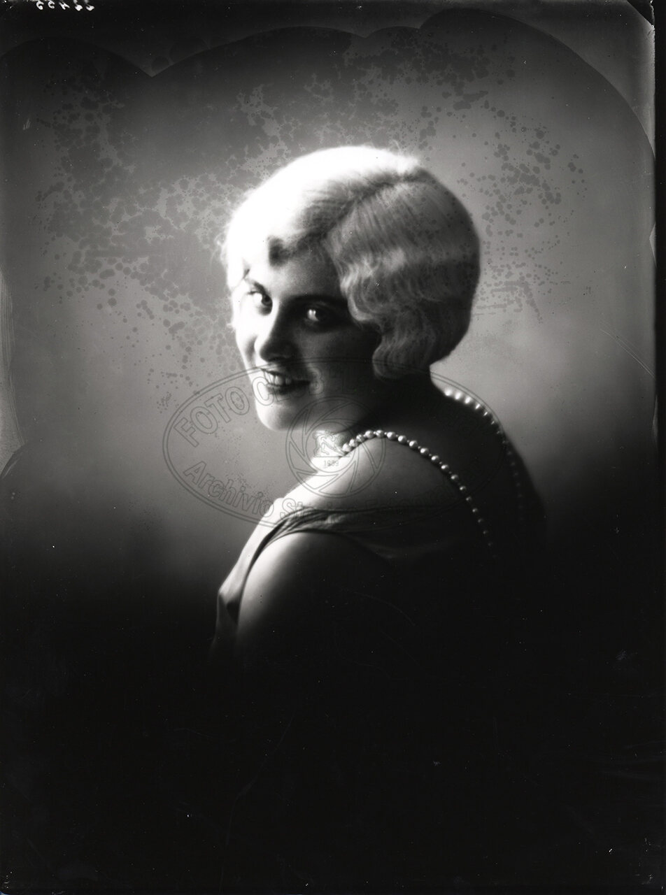 Ritratto Di Donna