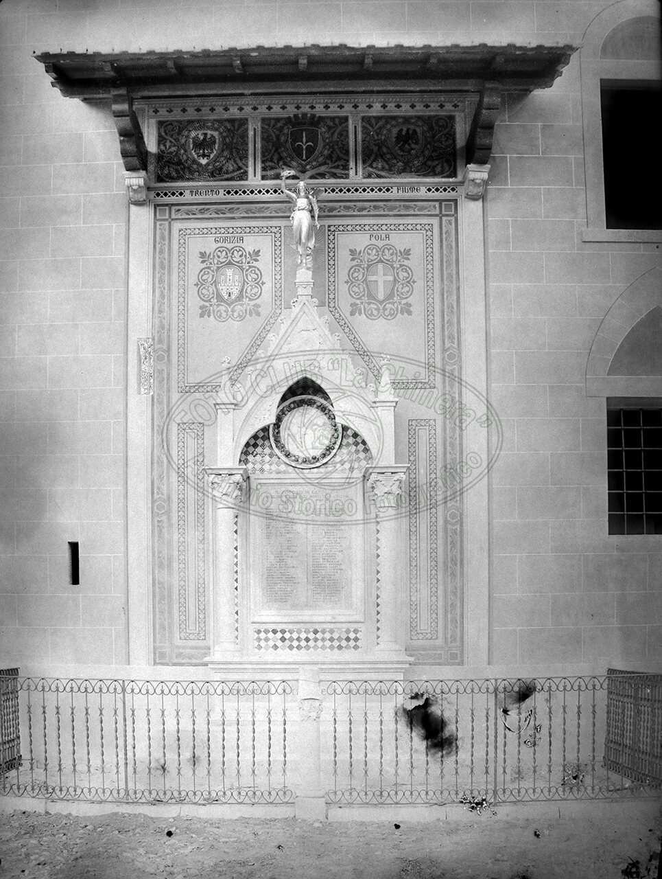 Capolona Monumento Ai Caduti